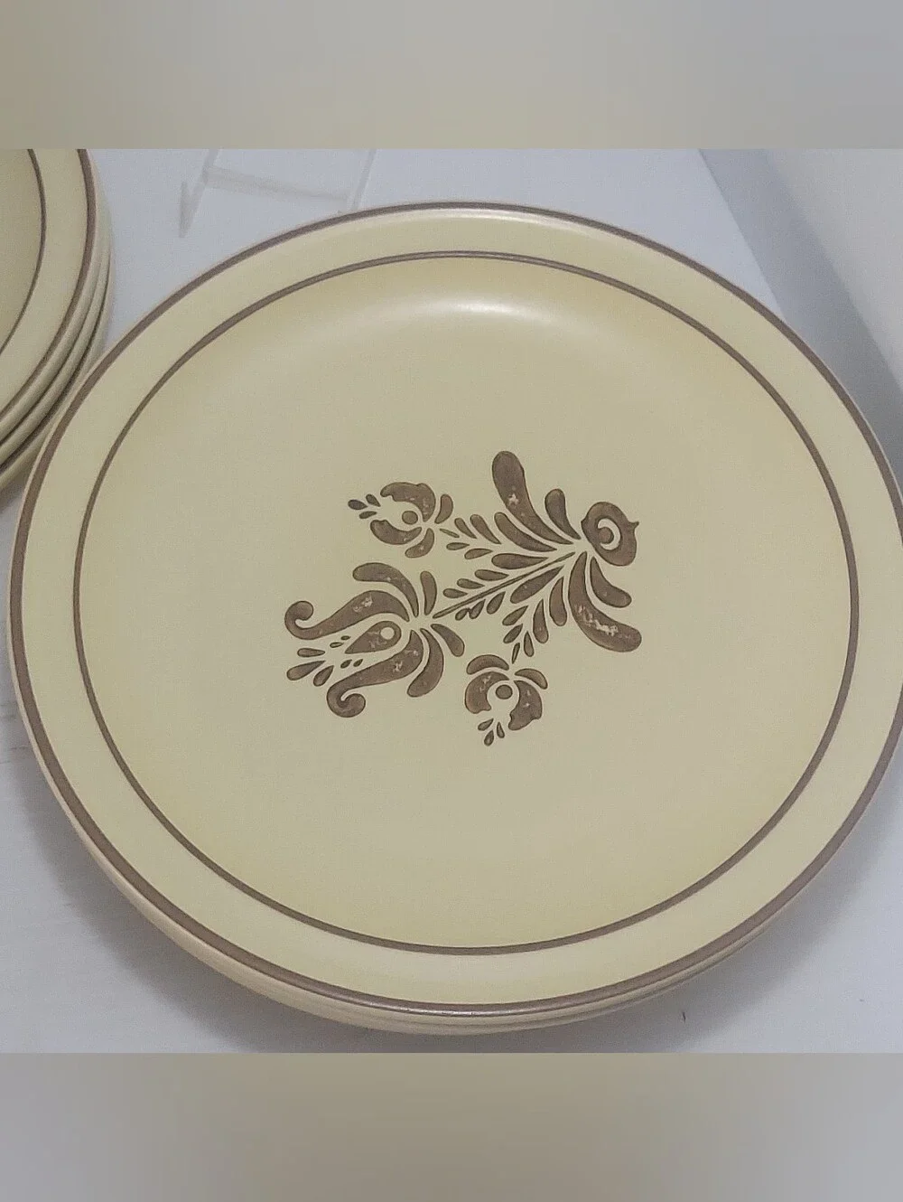 Pfaltzgraff Village Dinner Plates Set of 8 Tan Brown 10